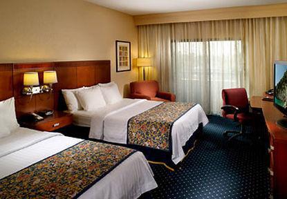 Courtyard By Marriott Nashville Hotel